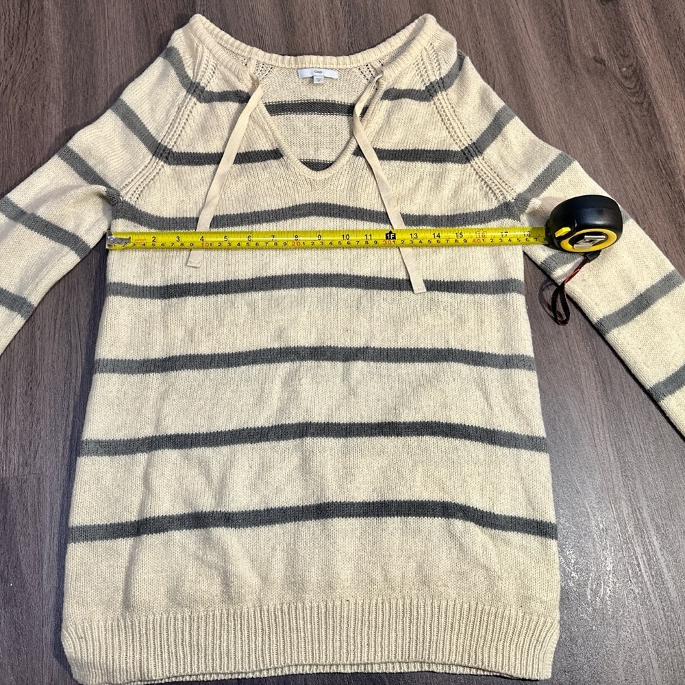 GAP Striped Knit Tunic Sweater Beige Gray Drawstring Neck Pullover Size M - Picture 7 of 9